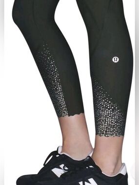 Lululemon Women’s Size 10 Black Tight Stuff Tight Scalloped Hems 24” Inseam